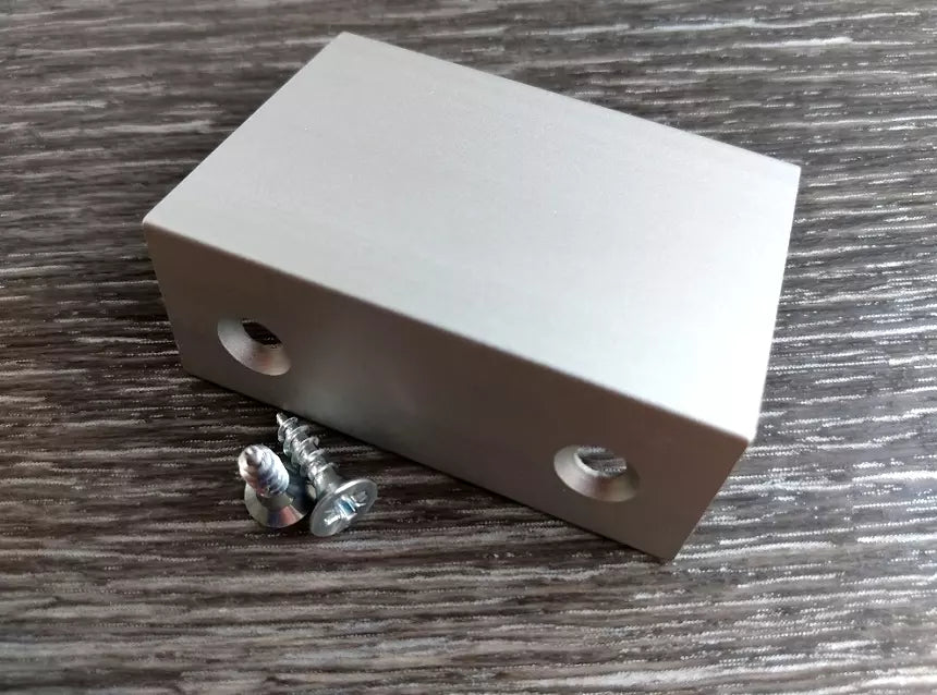 Hardware kit for IKEA furniture. Includes 1 KALLRÖR stainless steel handle 122547 and 2 mounting screws 130864. Ideal for doors or drawers.