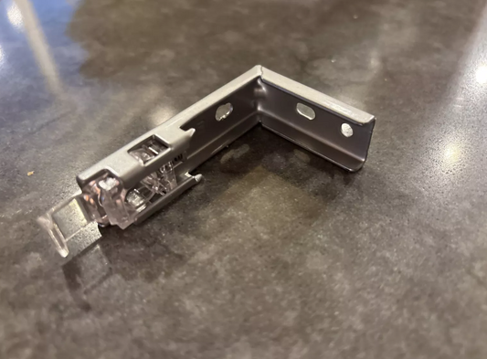 Photo of a replacement bracket for IKEA Fyrtur / Tretur blinds