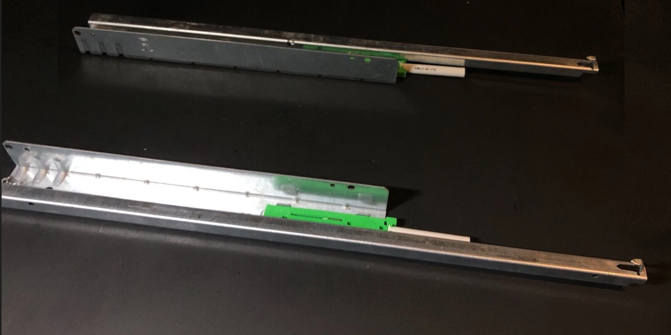 Foto von 2 Soft-Close-Schienen – teilweise ausziehbar